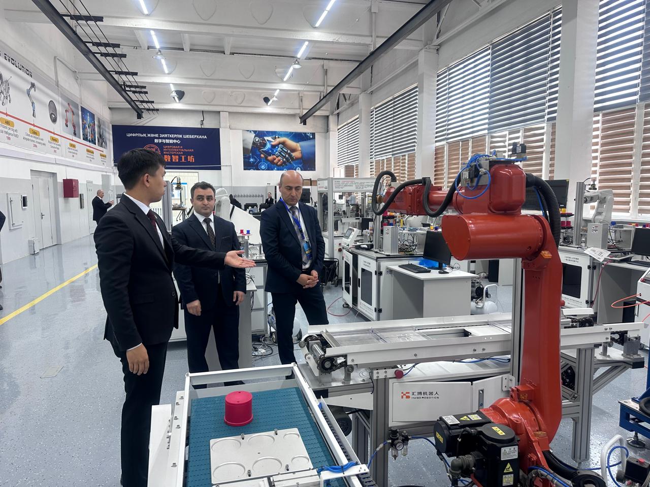 Rektorun Qazaxıstan səfəri: innovasiya ekosistemi və yüksək texnologiyalar diqqət mərkəzində 