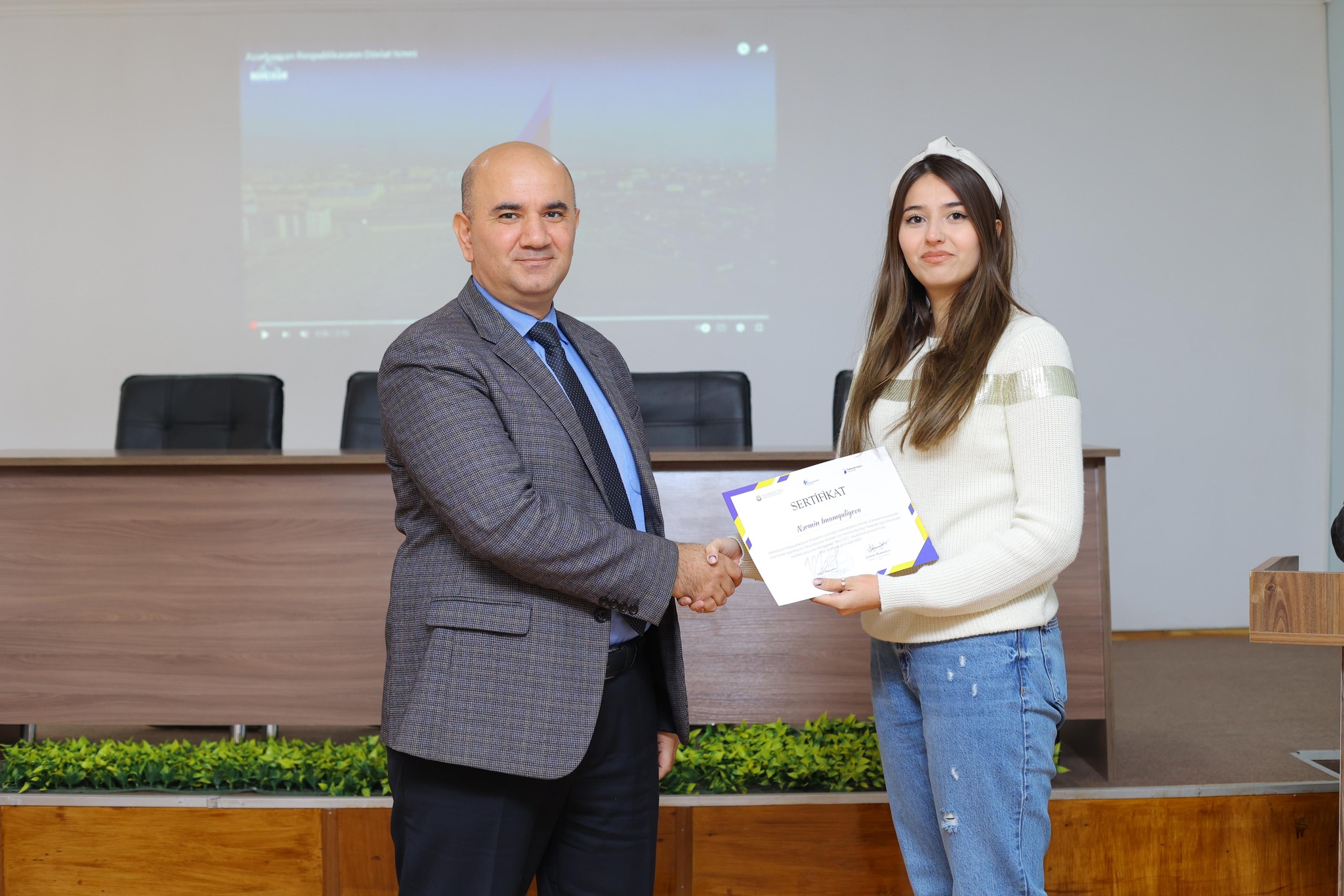 ATU-da TUSİ (2C) inkubasiya proqramı çərçivəsində keçirilən təlimlərdə uğurla iştirak edən bir qrup gənc təltif edilib