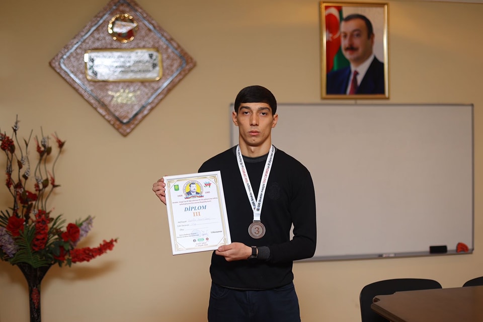 ATU-nun  lV kurs tələbəsi Rəvan Eyyubov respublika turnirində bürünc medal qazanıb