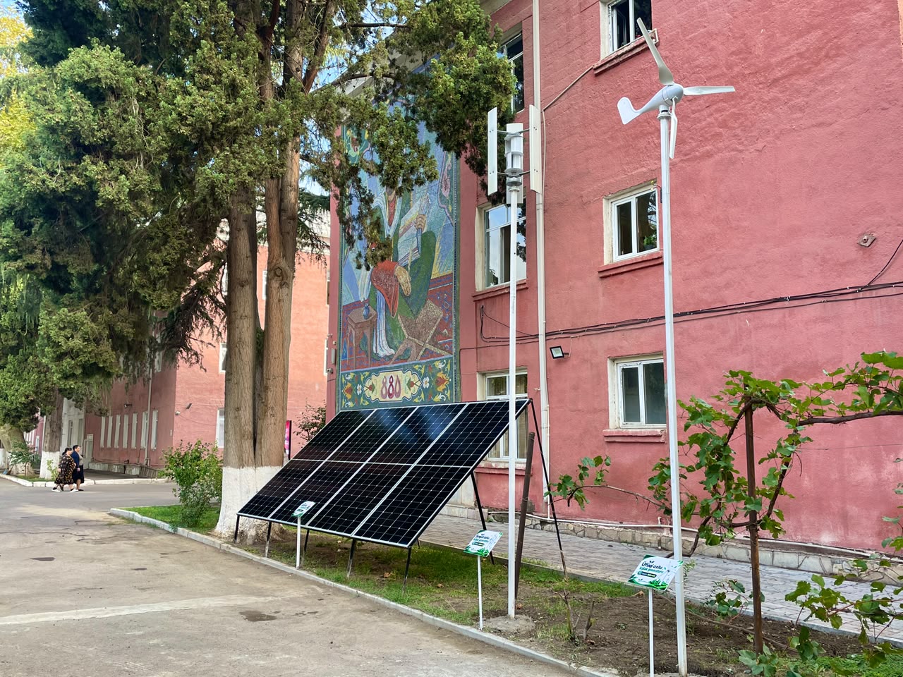 Günəş və külək enerjisi tələbələrin praktiki təcrübəsinə çevrilir - ATU-da tələbələr üçün alternativ enerji üzrə praktiki təlim imkanları yaradılıb