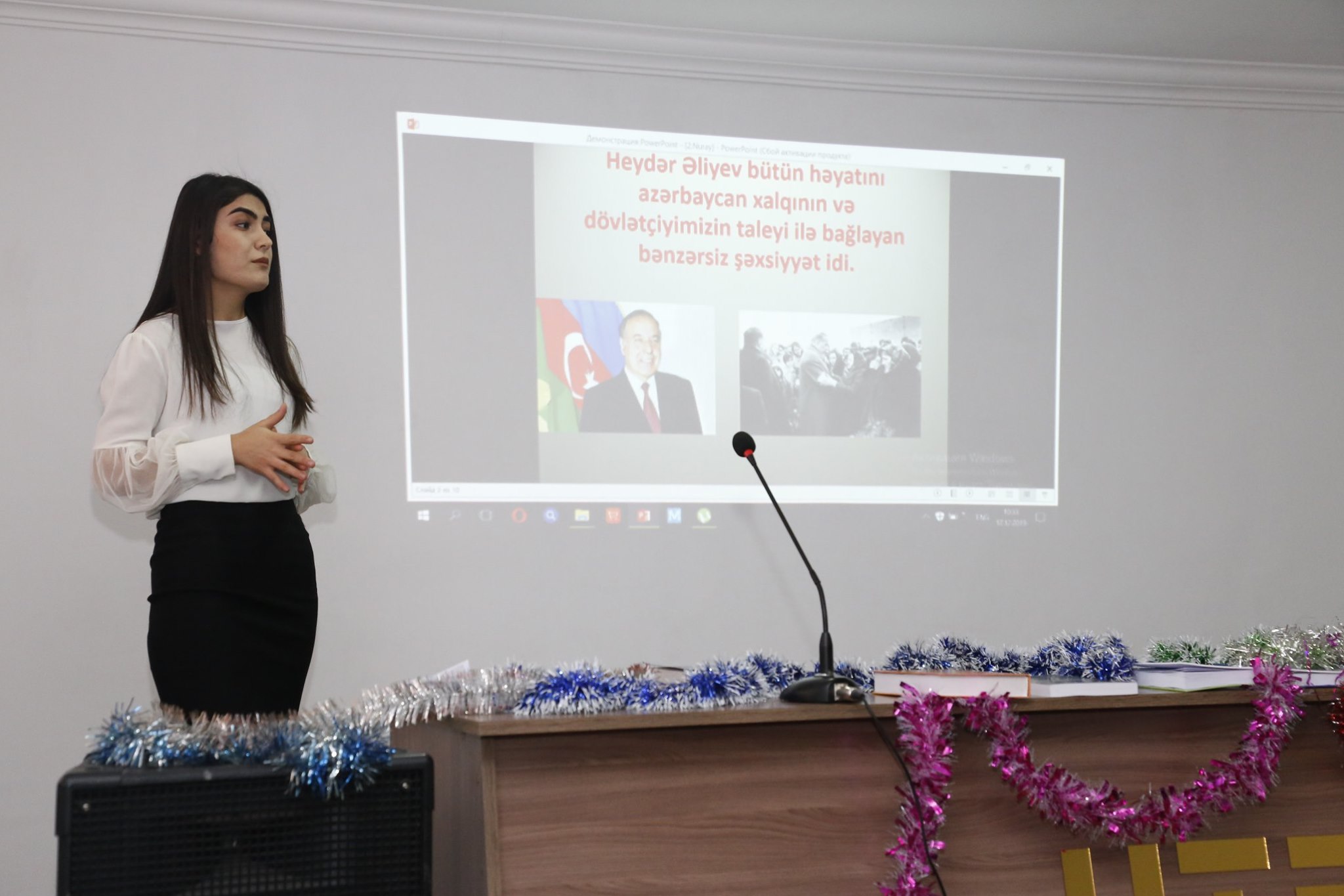 Rektor tələbə seminarında iştirak edib