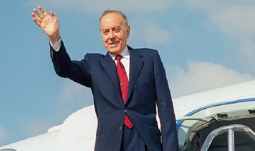 Dahi  şəxsiyyət , həmişəyaşar lider