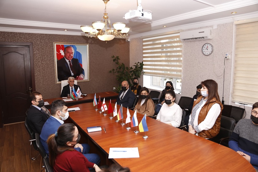Rektor Akif Süleymanov  fəal tələbələrlə görüş keçirib