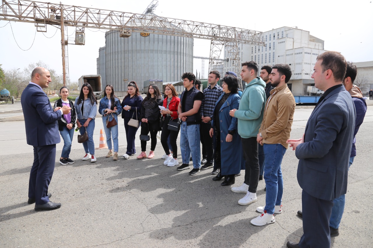 Azərbaycan Texnologiya Universitetinin tələbələrinin istehsalat təcrübəsi davam edir