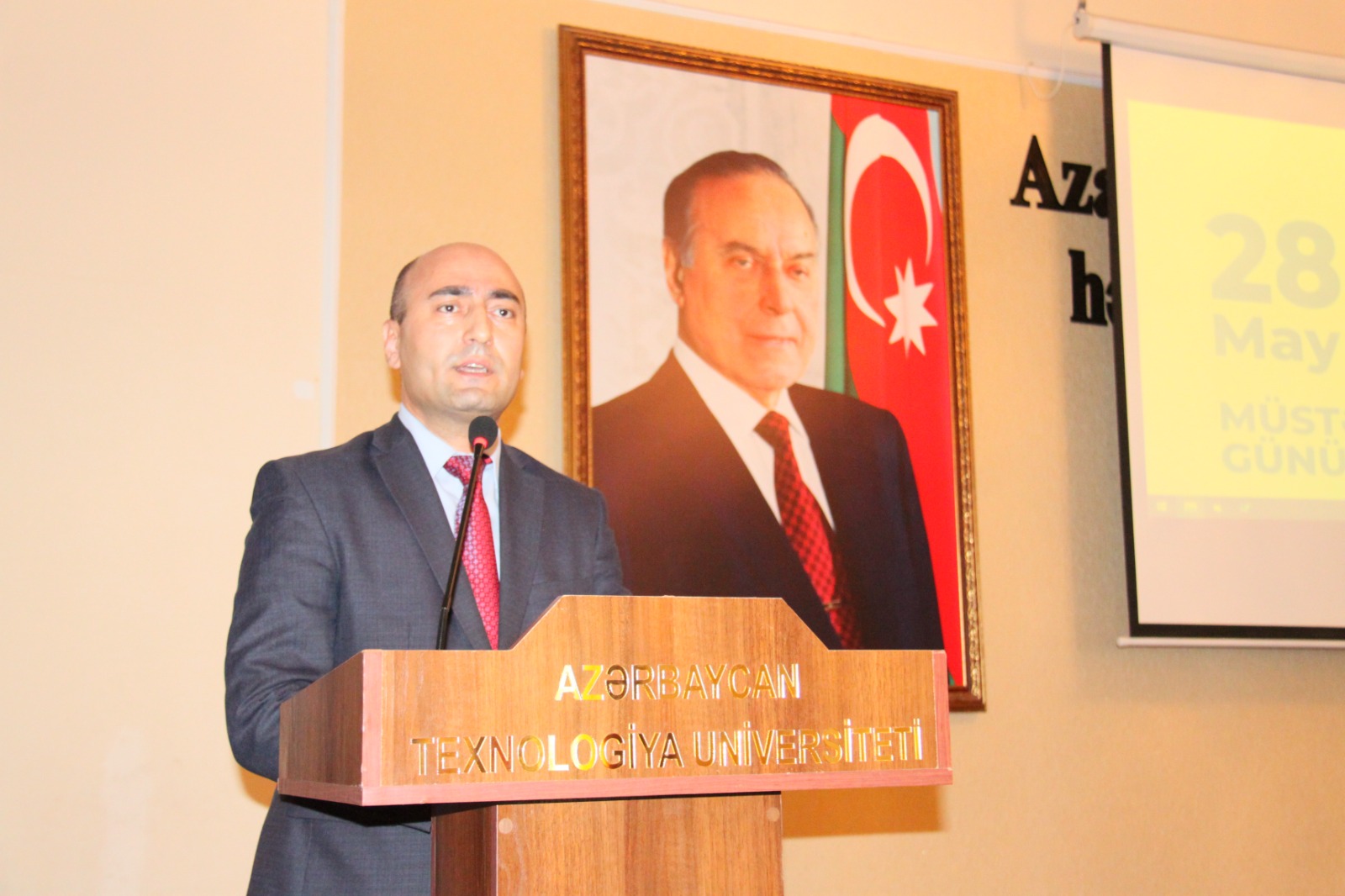 Azərbaycan Texnologiya Universitetində Müstəqillik Günü qeyd edilib